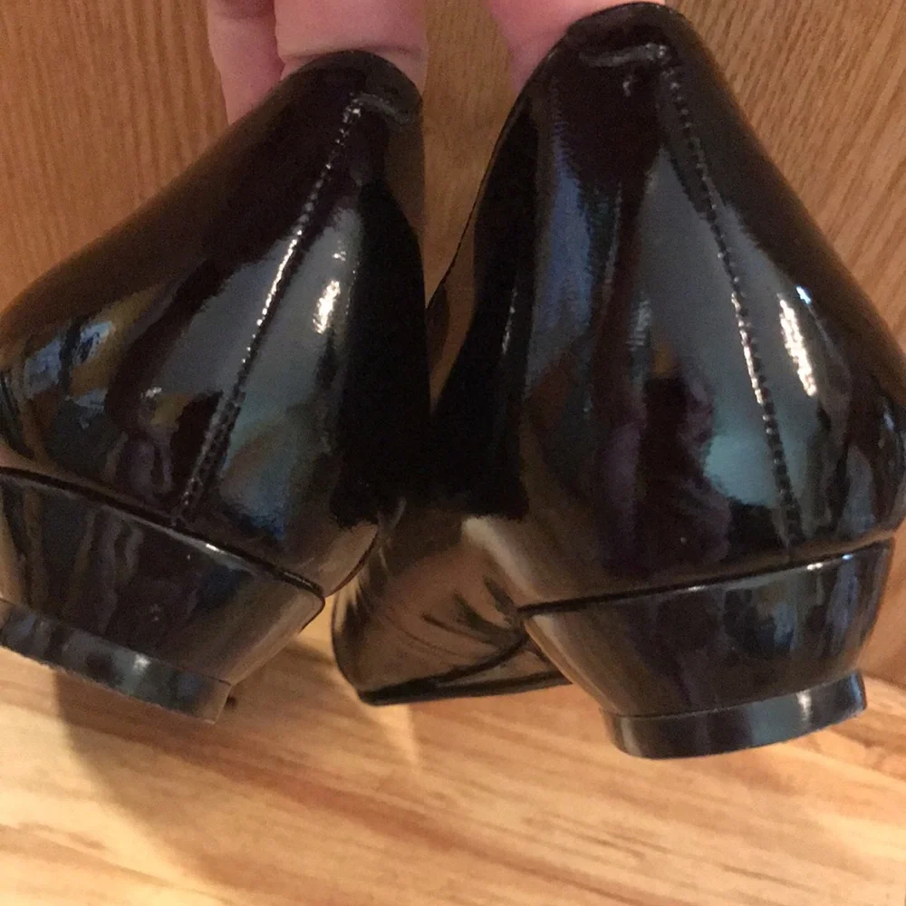 Enzo Angiolini 8-1/2 black patent leather bow ballerina mini wedge flats EUC